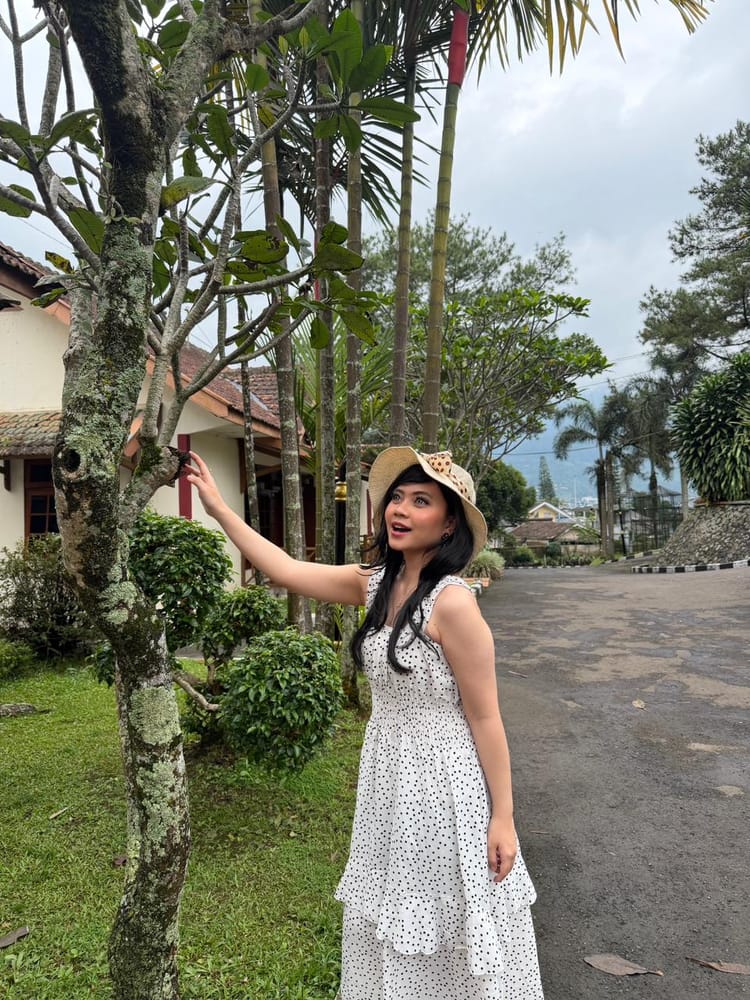 Soundtrack Film "Jejak Arwah Rumah Belanda" by Menara Pictures - Judul Lagu "Dua Sisi"