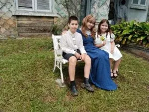 Film "Jejak Arwah Rumah Belanda" sebagai Mila dan Eva (PU)