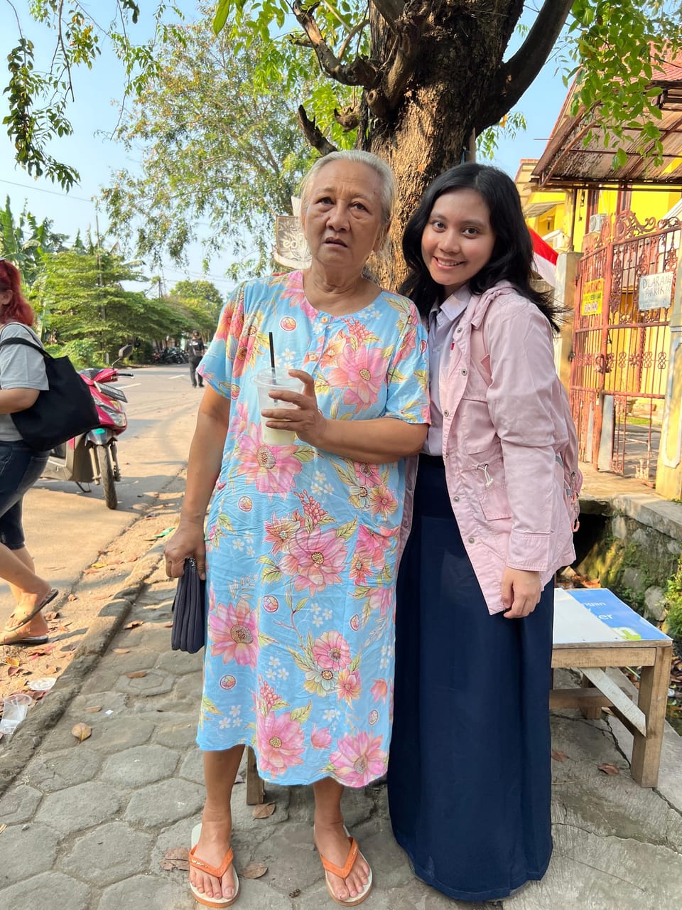 FILM PELANGI DI TENGAH HUJAN SEBAGAI ANGEL